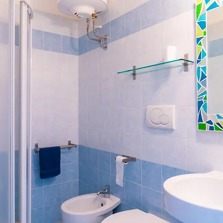 فيلة Norsi Ai Pini